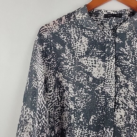 Rachel Zoe 100% Silk Blouse Womens 10 Gray Snakeskin Print Band Collar L/S Top - Picture 3 of 10
